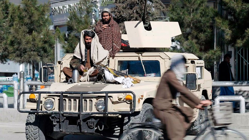 Milizen der Taliban in Kabul (Bild: rbb/DOCDAYS Productions)
