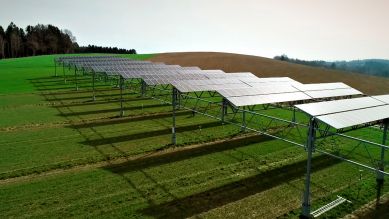 Photovoltaik und Ackerbau verbindet die Hofgemeinschaft Heggelbach am Bodensee. © rbb