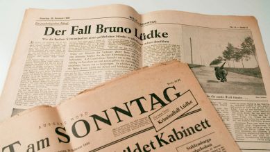 Zeitungen aus der Nachkriegszeit greifen den Fall Bruno Lüdke auf (Bild: rbb)