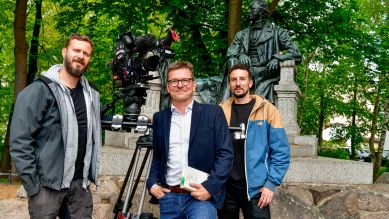 Thomas Lütz (Kamera), Johannes Unger (Autor und Regisseur), Mirko Heise (EB-Assistent) (Bild: rbb)