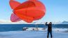 Forscher mit Forschungsballon "Miss Piggy" auf Spitzbergen; Quelle: rbb/AWI/Esther Horvath