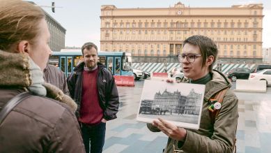 Stadtführung auf dem Lubjankaplatz © rbb/Time Prints