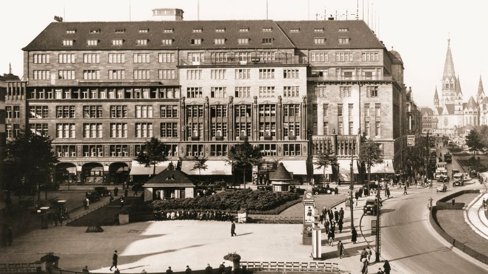Kaufhaus und Wittenbergplatz 1931 (Bild: rbb/KaDeWe)