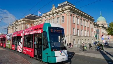 Tram-Linie 96 fährt am Landtag vorbei (Bild: rbb/Thomas Zimolong)
