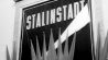 Schild mit Aufschrift "Stalinstadt" (Bild: rbb/Progress)