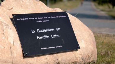 edenkstein in Glambeck für die Familie Labe (Bild: rbb)