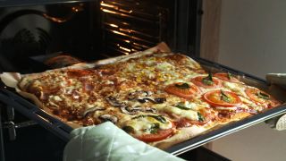 Selbstgemachte Pizza – italienisch (Quelle: imago-tv)