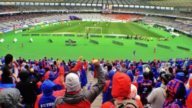 „FC Tokio“ gegen die „Mächtigen Eichhörnchen“, Mighty Squirrels aus Saitama im Tokioer Stadion; Quelle: Ingo Aurich