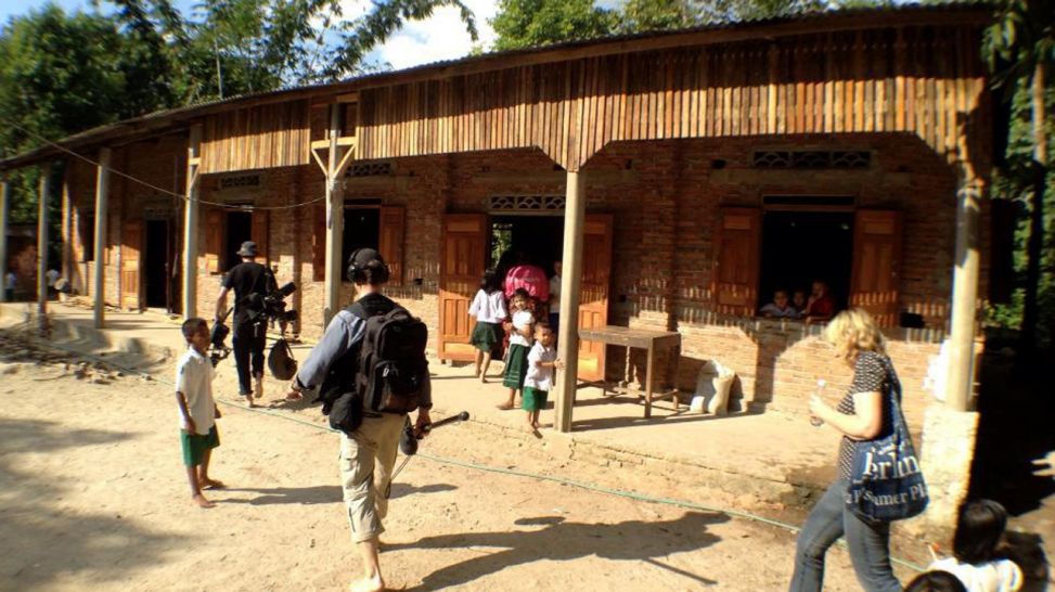 10.12.2012 - Eine Mönchsschule, auf dem Weg nach Mawlamyaing; Quelle: Ingo Aurich