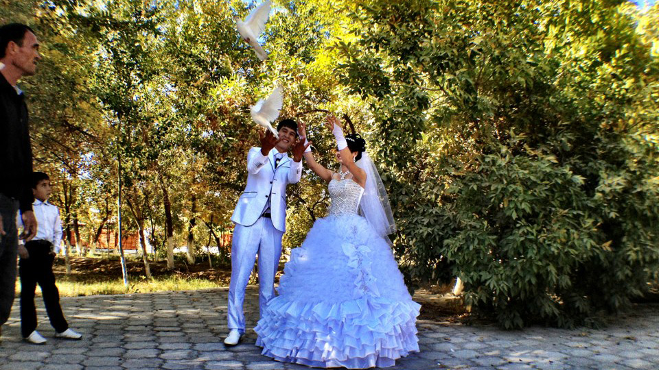 Hochzeitspaar in Turkmenabat; Quelle: Ingo Aurich