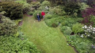 Die rbb Gartenzeit ist zu Gast im Garten von Evelin und Christian Fleming in Potsdam Bornstedt