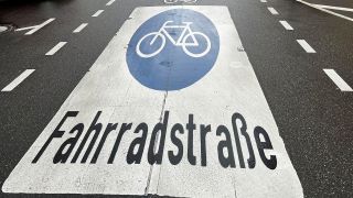 Die Linienstraße ist eine Fahrradstraße (Quelle: rbb/Silke Cölln)