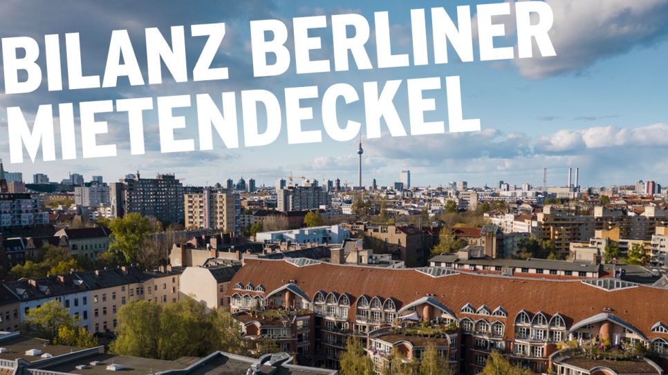 Mietshäuser aus Vogelperspektive im Berliner Bezirk Kreuzberg mit Blick auf Fernsehturm im Hintergrund (Quelle: rbb/imago images /Westend61)