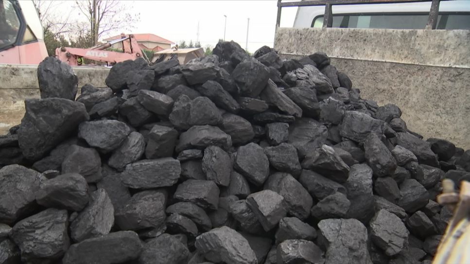 Symbolbild: Heizen mit Kohle in Polen
