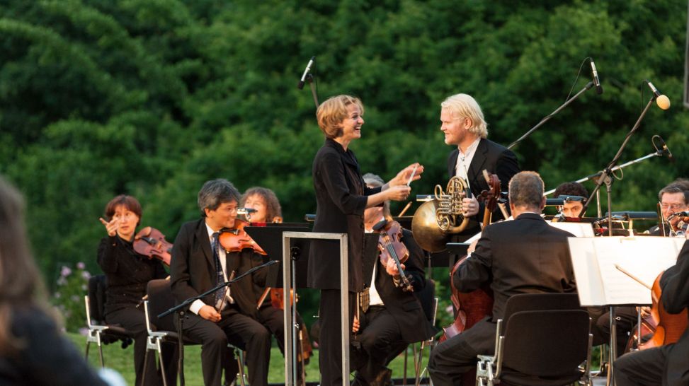 Judith Kubitz als Dirigentin der Philharmonie Baden-Baden (Quelle: Jörg P. Bongartz)