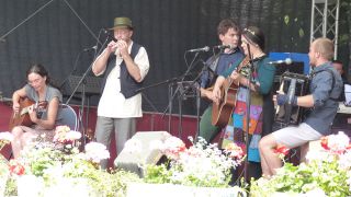 Sorbisches Fest 2016 in Cottbus: sorbische Musik mit der Gruppe "Serbska reja" (Quelle: Horst Adam)