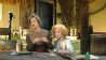 Der Prinz im Bärenfell - Tante Hedwig (Inga Busch) und Kilian (Kieran West) können nicht glauben, wer da auf ihren Hof reitet (Quelle: Kai Pfeifer)