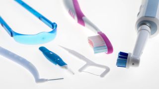 Zahnpflege Produkte (Quelle: imago/Jochen Tack)