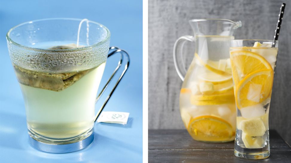 Montage: Links: Ein Glas heißer Tee, Rechts: Eine Karaffe und ein Glas mit Wasser und Eiswürfeln (Quelle: imago/Westend61)