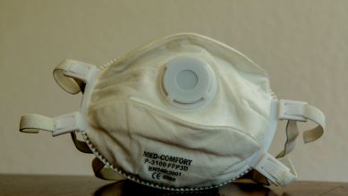 MED Comfort FFP3D Feinstaubmaske (Quelle: imago/Manngold)