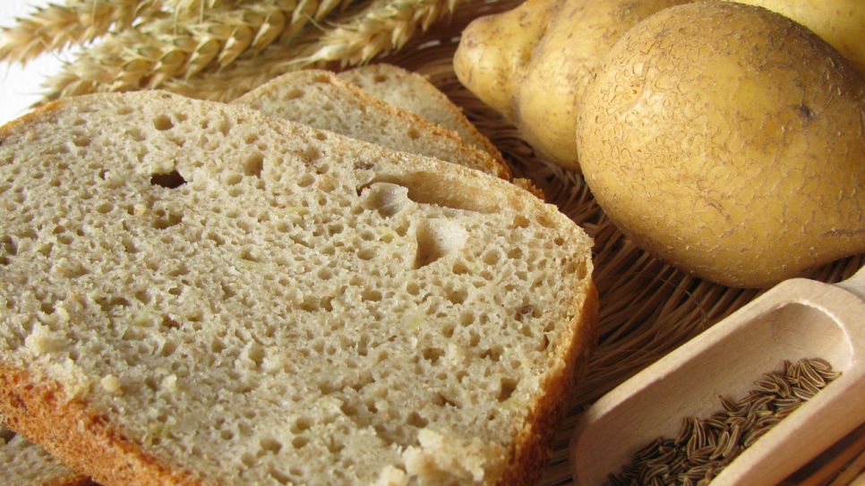 Brot, Kartoffeln, Kümmel (Quelle: imago /Panthermedia)