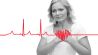 Herzrhythmusstörungen: Frau greift sich besorgt an Herz (Bild: Colourbox)