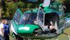 Neymar da Silva Santos wird bei der WM 2014 nach einem Wirbelbruch mit dem Helikopter vom Platz gefogen (Quelle: dpa)