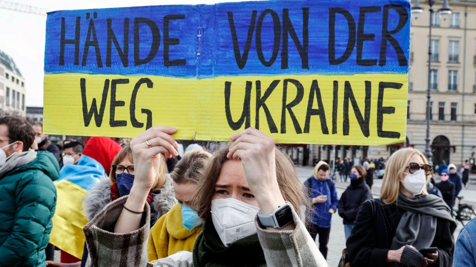 Demo "Stoppt Putin, stoppt den Krieg" in Berlin (Bild: imago images/Jochen Eckel)