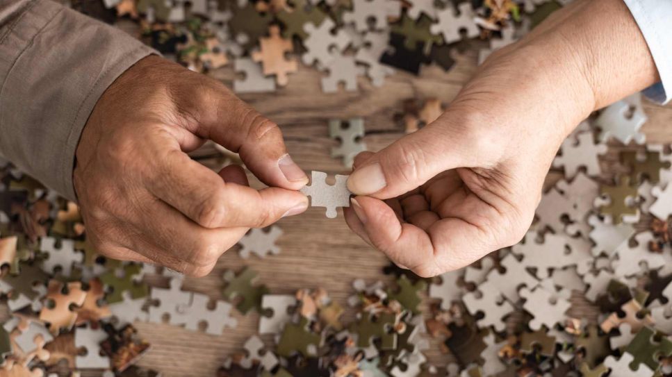 Puzzlen gegen das Vergessen - Alzheimer (Quelle: Colourbox)