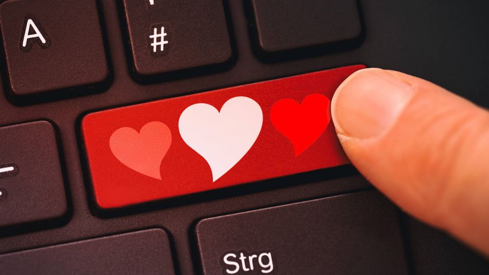 Symbolbild Online-Dating (Quelle: imago/Christian Ohde)