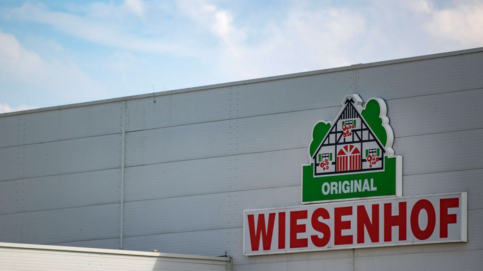Wiesenhof wirbt künftig nicht mehr mit "klimaneutralen" Produkten (Quelle: IMAGO / Reichwein)