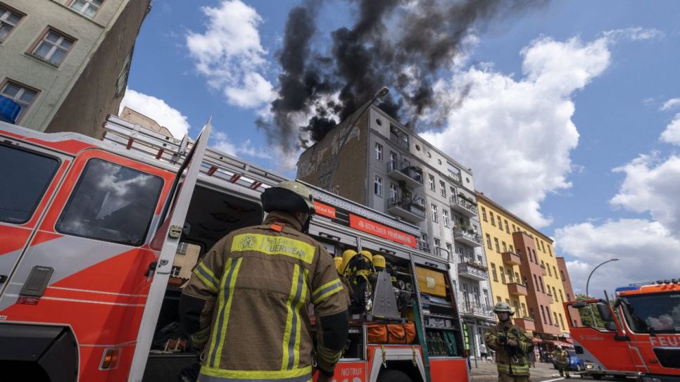 Ein Wohnungsbrand in Berlin Quelle: imago images / snapshot)