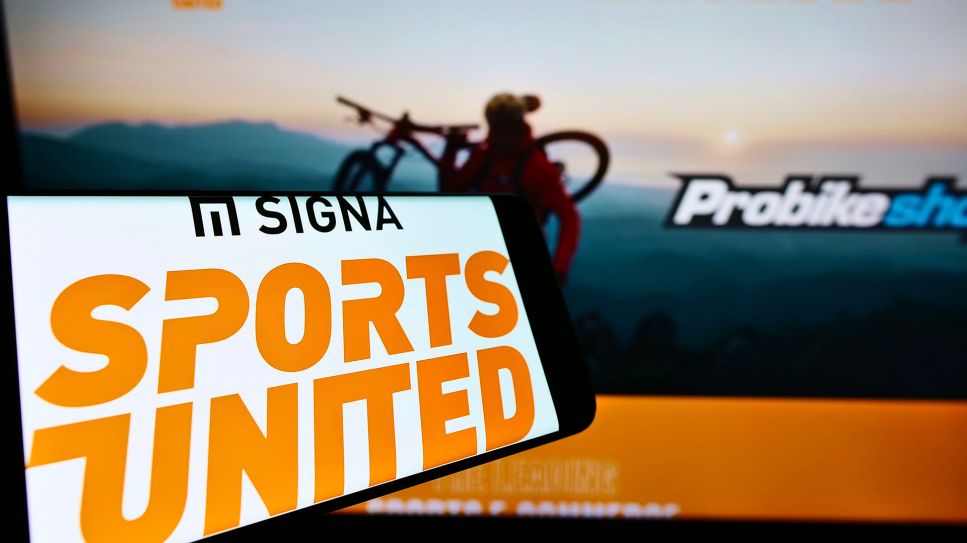 Verschiedene Onlineshops der Signa Sports United sind insolvent (Quelle: IMAGO / Wirestock)