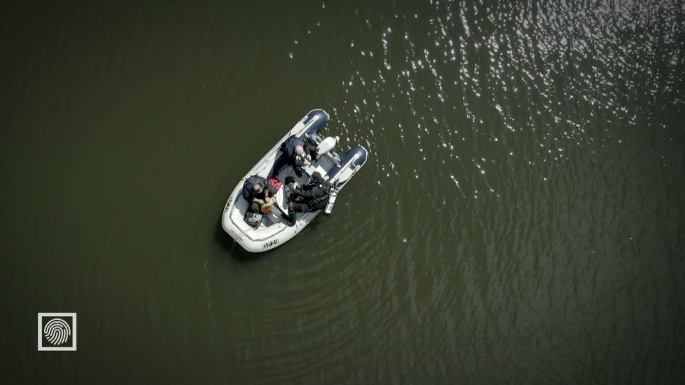Spur der Täter Frauenmörder von Leipzig, Bild zeigt Boot auf dem Elsterflutbecken (Quelle: rbb)