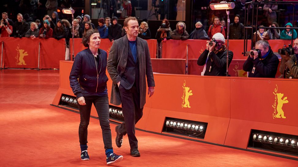Rubin und Karows (Meret Becker und Mark Waschke) Ermittlungen führen sie über den roten Teppich der Berlinale in eine Filmpremiere. (Quelle: rbb/Reiner Bajo)