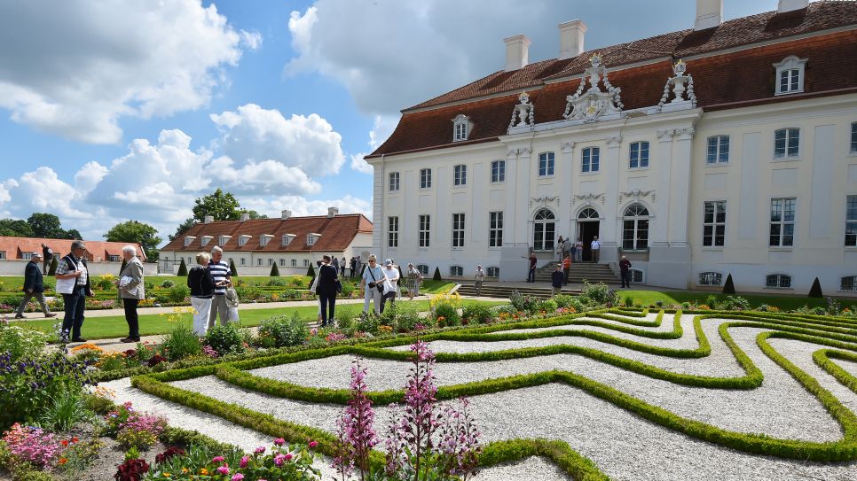 Schloss Meseberg - dpa-Zentralbild