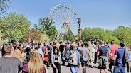 Besucher laufen am 05.05.2016 über das Baumblütenfest in Werder an der Havel in Brandenburg. (Quelle: imago/Jürgen Ritter)