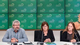 17.09.2019, Brandenburg: Die Grünen Axel Vogel, Ursula Nonnemacher und Sahra Damus bei einer Pressekonferenz (Quelle: ZB/Patrick Pleul)