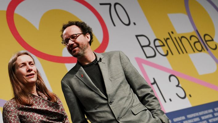 Die Direktoren der Berlinale Carlo Chatrian und Mariette Rissenbeek stellen das Programm zur Berlinale vor. Die 70. Internationalen Filmfestspiele beginnen am 20. Februar. (Quelle: dpa/B. Pedersen)