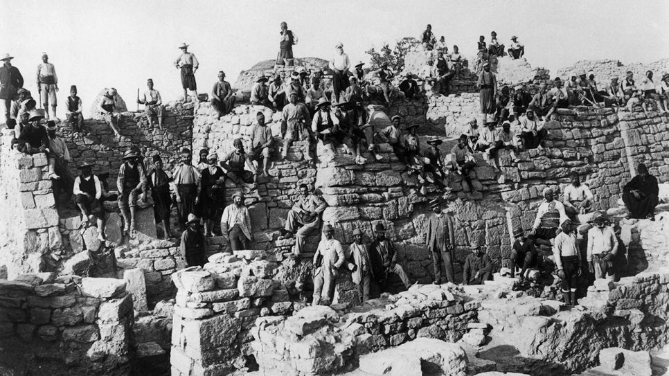 Grabungsmannschaft in Troja, 1890er-Jahre, © bpk