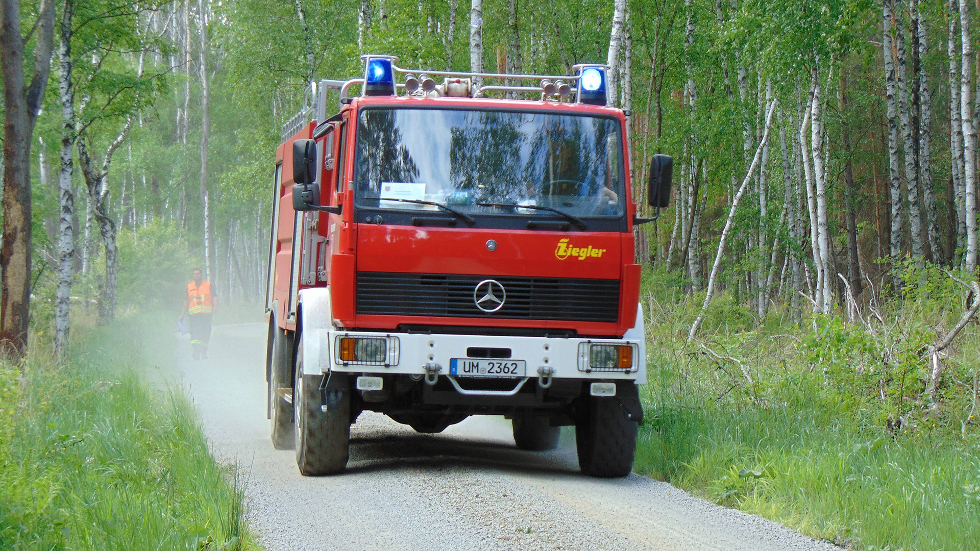 Symbolbild: Einsatzkräfte der Brandschutzeinheit BSE Uckermark am 30.05.2020. (Quelle: imago images/LausitzNews.de)