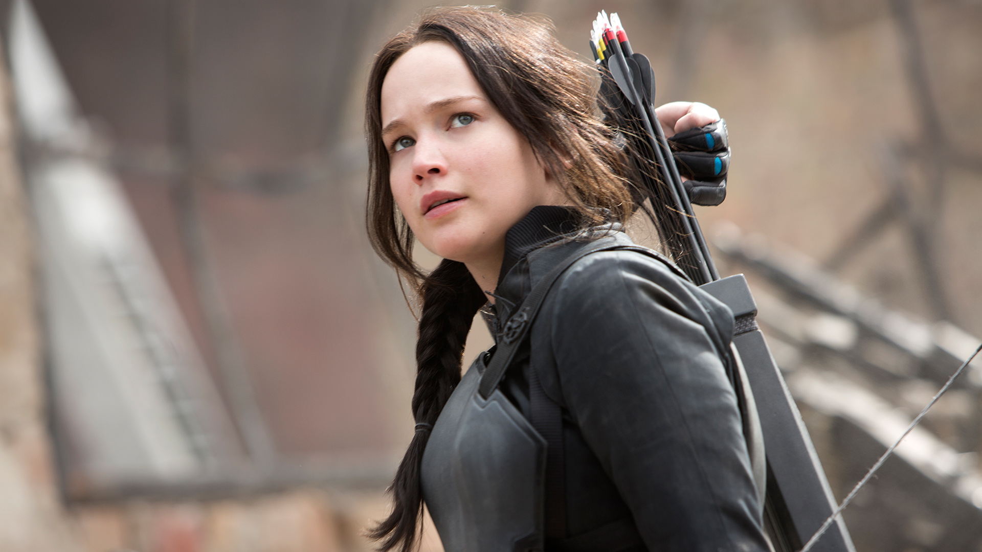 Jennifer Lawrence als Katniss Everdeen in einer Szene des Films "Die Tribute von Panem" (Quelle: dpa/Studioncanal/Murray Close)
