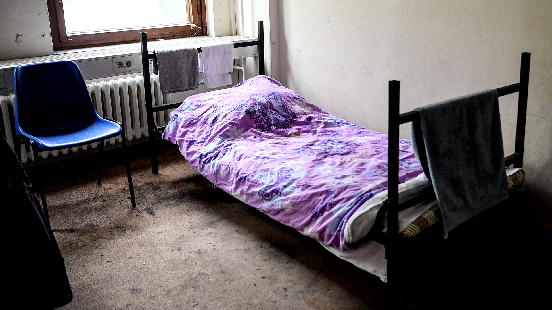 Symbolbild: Blick in ein Zimmer der Kältehilfe Notübernachtung in Berlin (Quelle: dpa/Britta Pedersen)