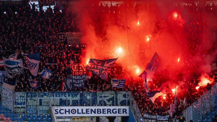 Zweite Fußball-Bundesliga: Polizei zieht überwiegend positive Bilanz nach  Herthas Hochrisiko-Spiel in Rostock