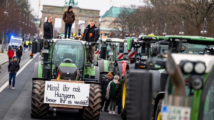 Bauern-Protest mit 400 Traktoren in Hermeskeil
