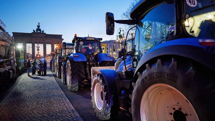 Liveblog: Bauern wollen Mittwoch sämtliche Autobahnauffahrten Brandenburgs  blockieren