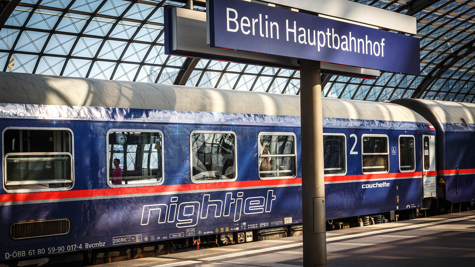 Symbolbild:Ein Nightjet steht am Berliner Hauptbahnhof.(Quelle:imago images/R.Wölk)