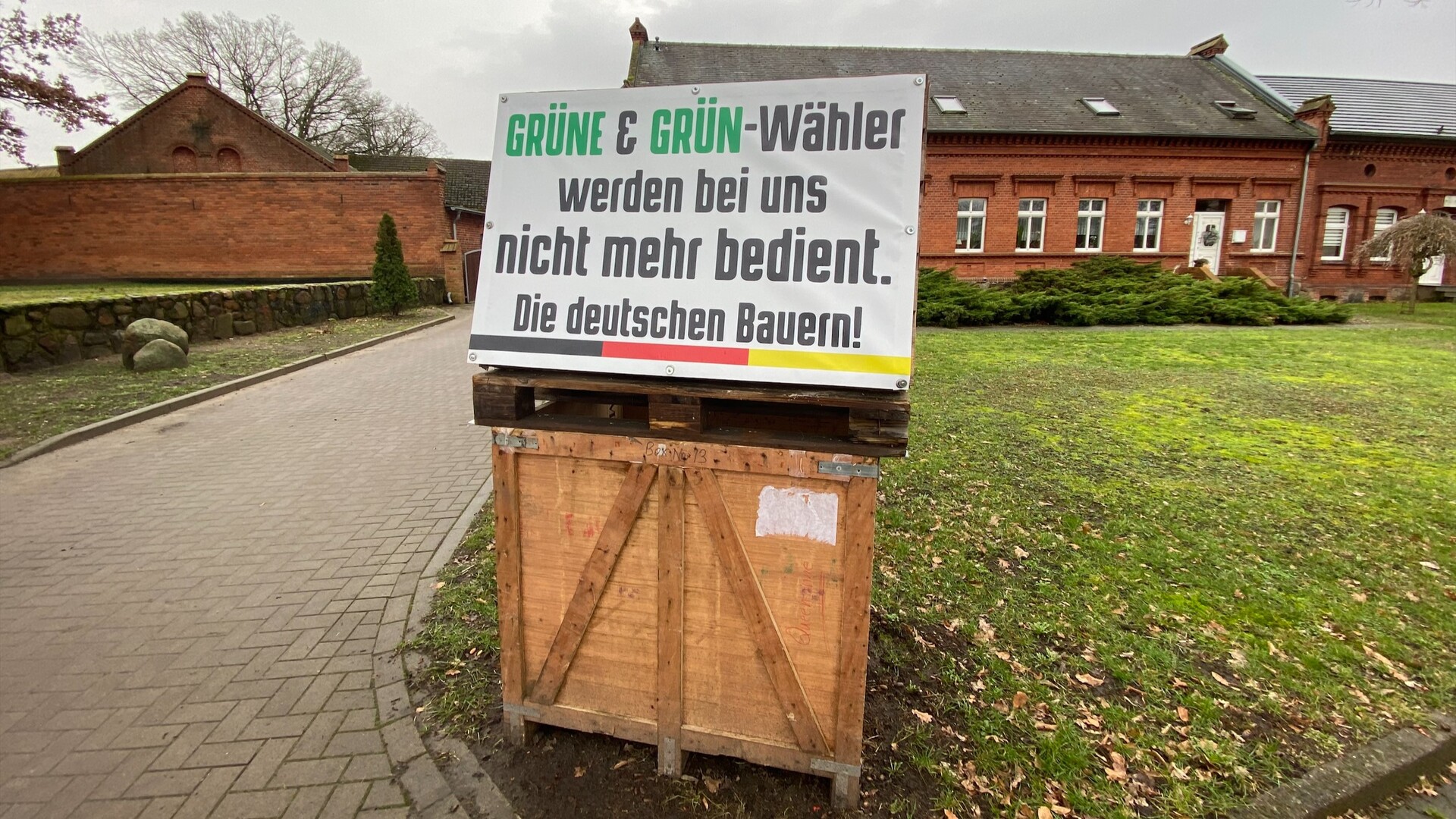 Polizei ermittelt wegen Hetzplakaten gegen die Grünen (Quelle: rbb/Haase-Wendt)