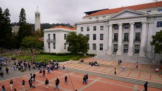 Symbolbild: Campus von der Berkeley-Universität am 29.03.2022. (Quelle: dpa/Eric Risberg)