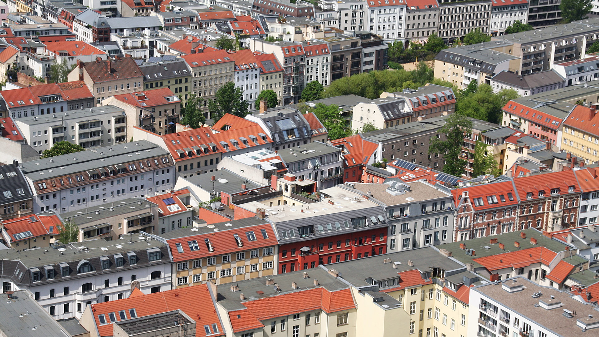 Symbolbild: Blick auf Wohngebäude in der Nähe des Alexanderplatzes in Berlin.(Quelle: picture alliance/Lothar Ferstl)